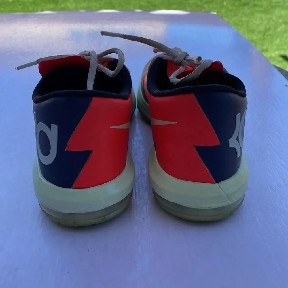 NIKE KD #627971-991 Sneakers Size 6Y